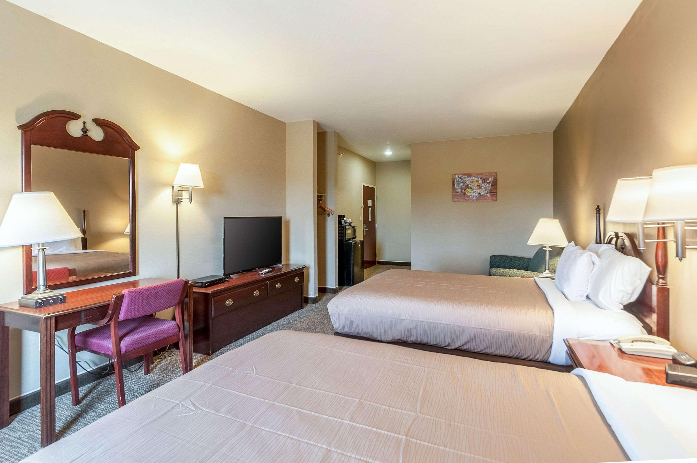 Econo Lodge Inn & Suites Middletown Экстерьер фото