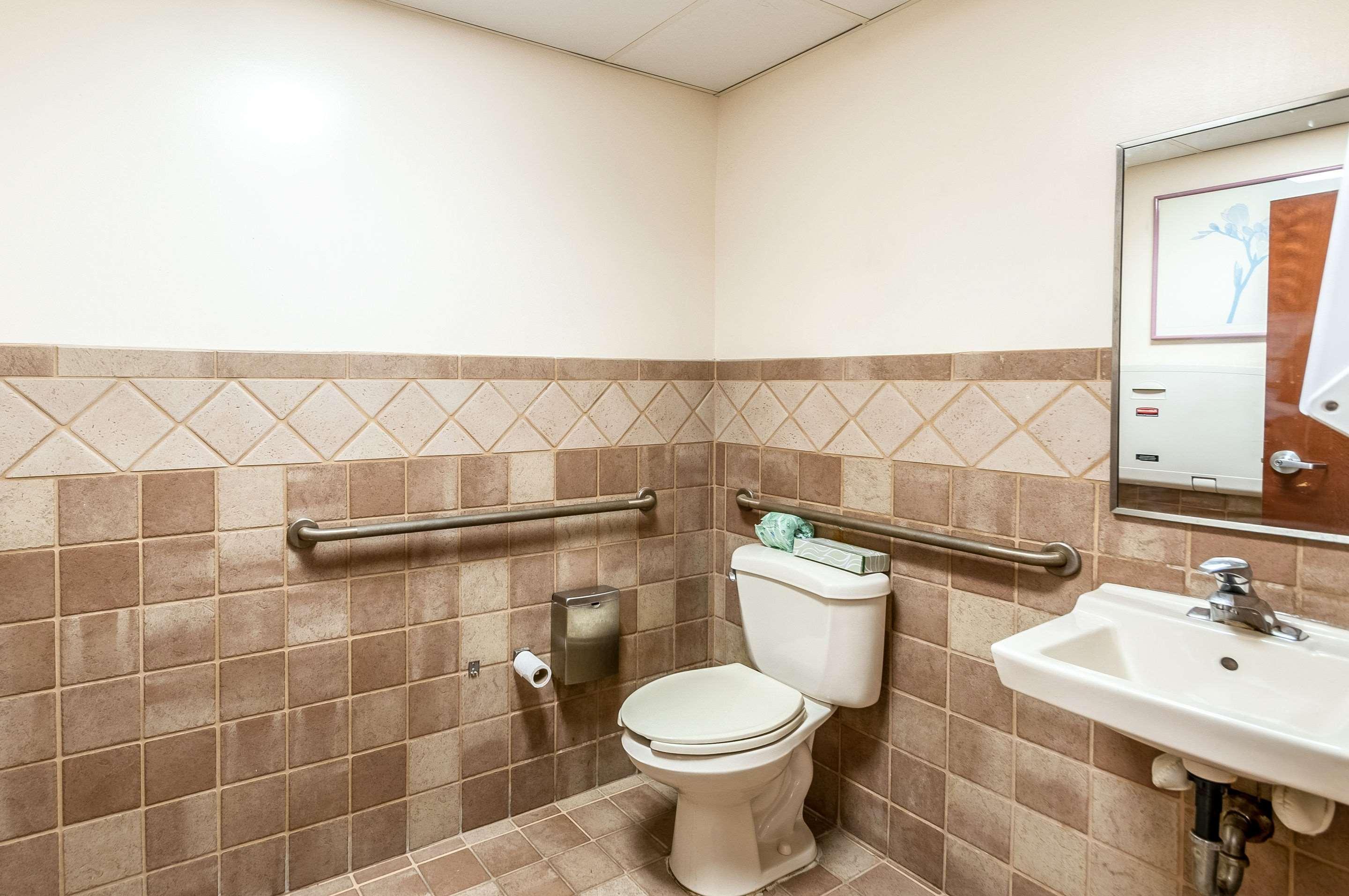 Econo Lodge Inn & Suites Middletown Экстерьер фото
