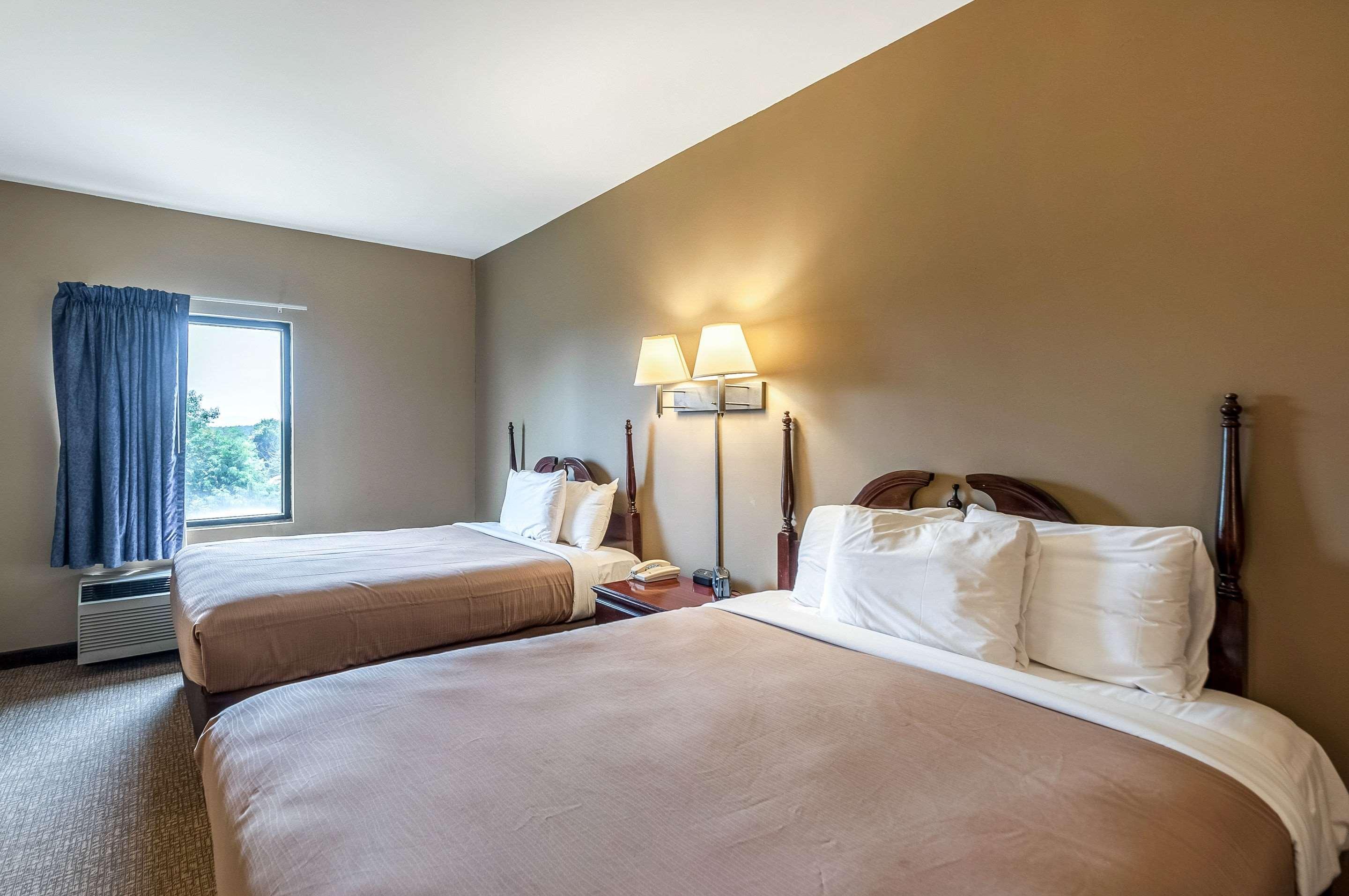 Econo Lodge Inn & Suites Middletown Экстерьер фото